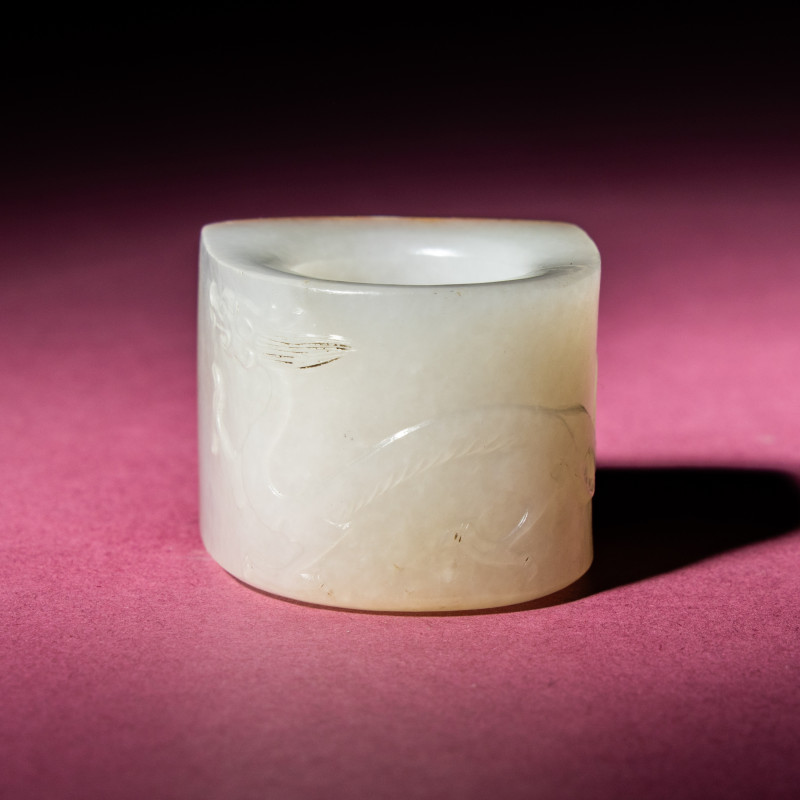 清中期 白玉留皮饕餮螭龍紋扳指 | A Chinese Russet and White Jade 'Taotie and Chilong' Archer's Ring, 18th Century - 图7
