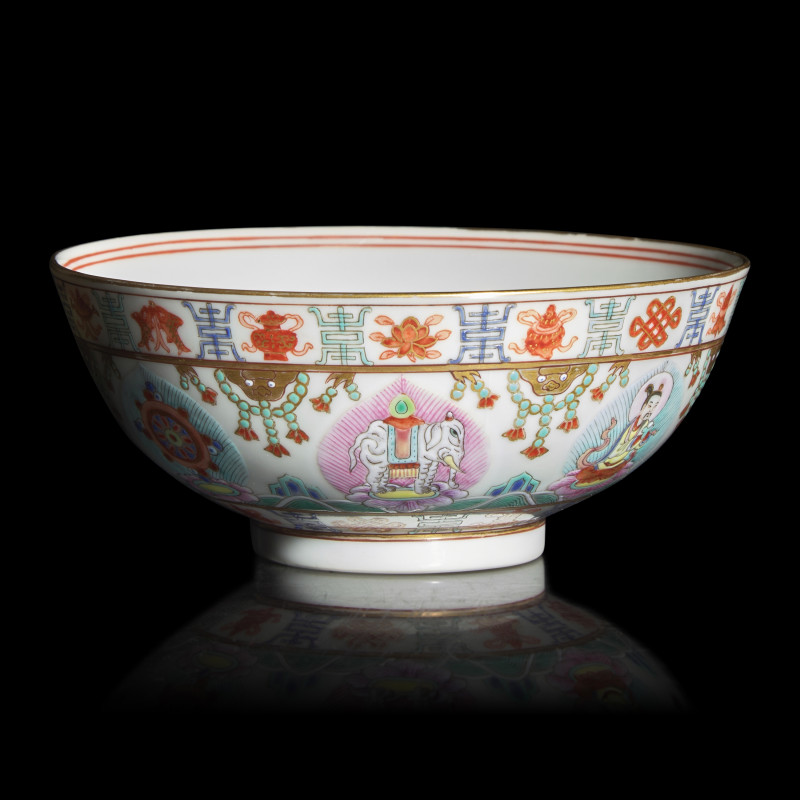 清道光 粉彩七政寳紋碗 礬紅蒙文款 | A Chinese Famille Rose Porcelain Bowl with 'Baragon Tumed' Marks in Mongolian Script, Daoguang Period - 图2