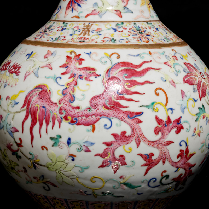 清宣統 粉彩鳳穿牡丹賞瓶 | A Chinese Famille Rose 'Phoenix' Porcelain Vase, Xuantong Mark and of the Period - 图4