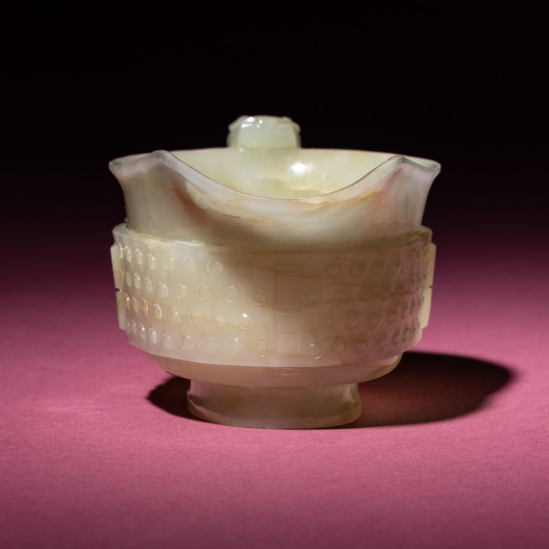清早期 青白玉仿古龍紋匜 | A Chinese Pale Celadon Jade Archaistic Yi Vessel, 17th Century - 图5