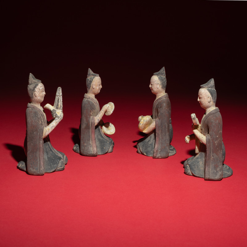 北魏晚期-北齊 灰陶彩繪伎樂俑一組四件 | Four Chinese Painted Pottery Musicians, Northern Wei-Northern Qi Dynasty - 图4