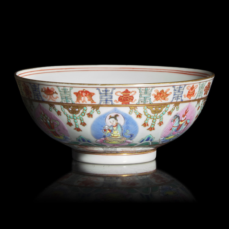 清道光 粉彩七政寳紋碗 礬紅蒙文款 | A Chinese Famille Rose Porcelain Bowl with 'Baragon Tumed' Marks in Mongolian Script, Daoguang Period - 图3