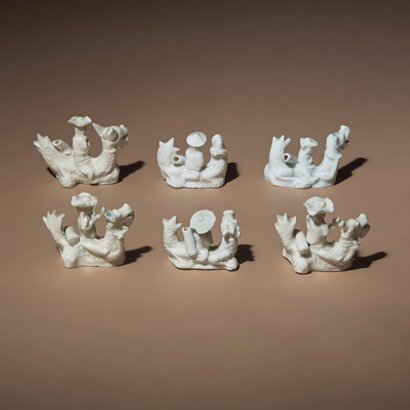 清早期 德化白瓷塑人像哨六件 | Six Chinese Blanc-de-Chine Porcelain Figural Group-Form Whistles, Late 17th-18th Century - 图2