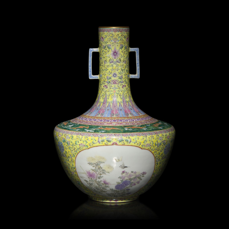 1947年作 ’蔣瓷‘黃地粉彩開光花鳥圖雙耳瓶 | A Chinese Yellow Ground Famille Rose Porcelain 'Floral' Vase, Dated 1947