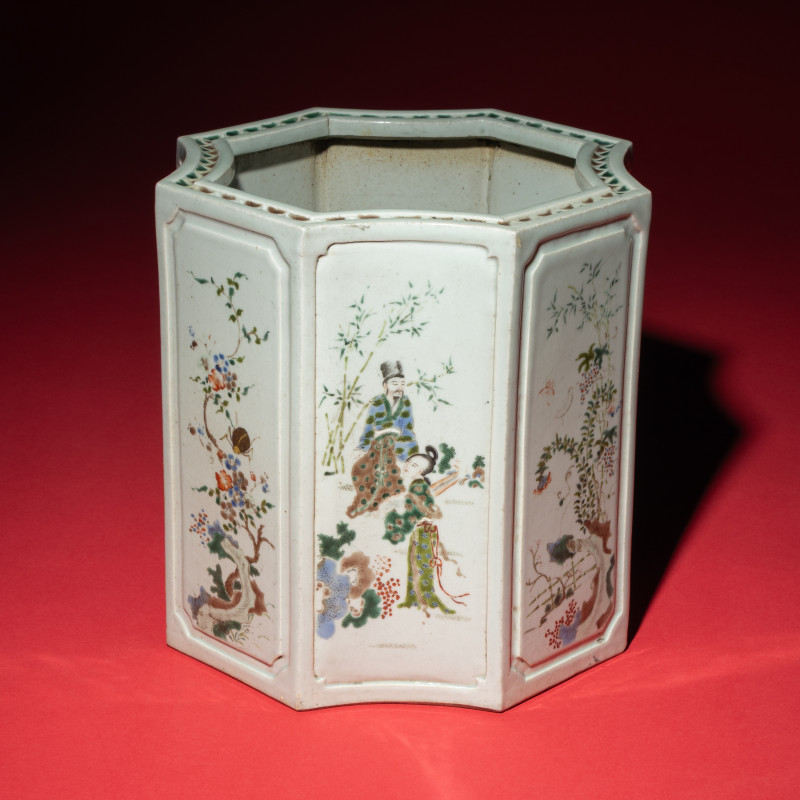 清晚期 粉彩八仙圖八方大筆筒 | A Large Famille Rose 'Figures' Octagonal Porcelain Brushpot, 19th Century - 图4
