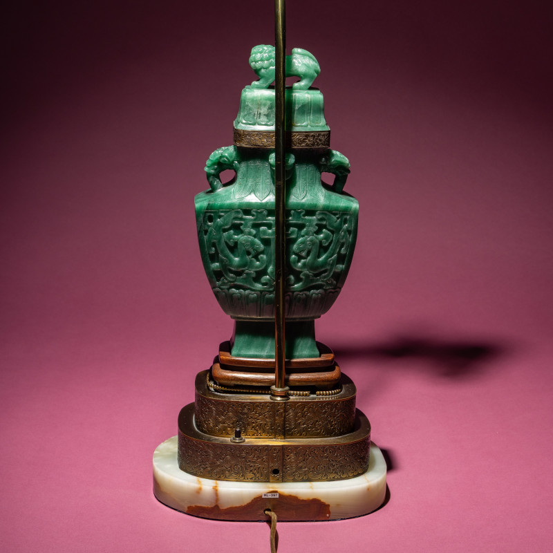近代 東陵玉雕螭龍紋賞瓶 | A Chinese Carved Aventurine Quartz ‘Chilong’ Covered Vase, 20th Century - 图4