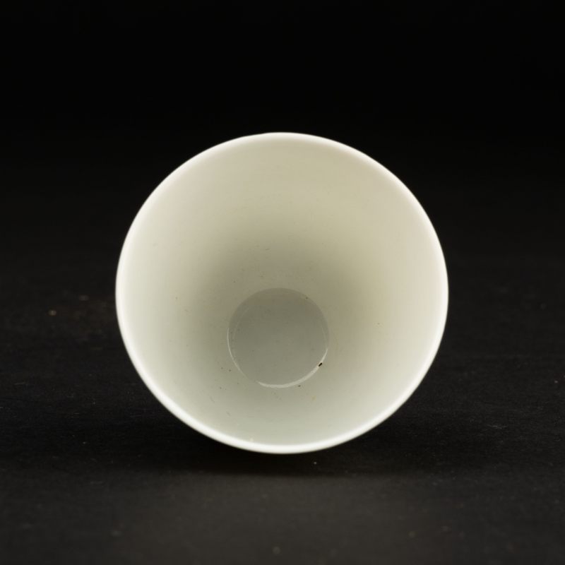    大明成化款白釉杯 - 图5