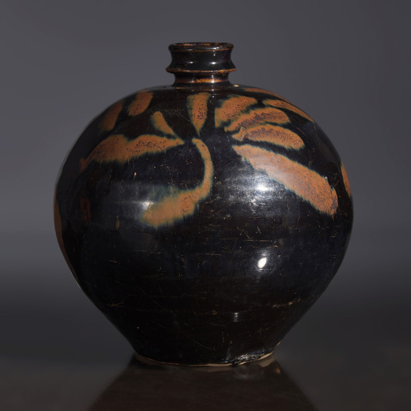 金/元 磁州窯黑釉鐵鏽花嘟噜瓶 | A Chinese Cizhou Black Glazed Globular Jar, Jin/Yuan Dynasty - 图3