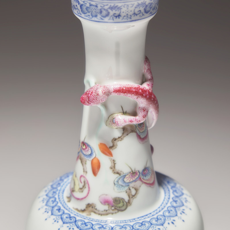 雍正款 粉彩靈芝紋盤螭龍搖鈴尊 | A Finely Decorated Chinese Enameled 'Lingzhi and Chilong' Porcelain Vase, Yongzheng Mark - 图4