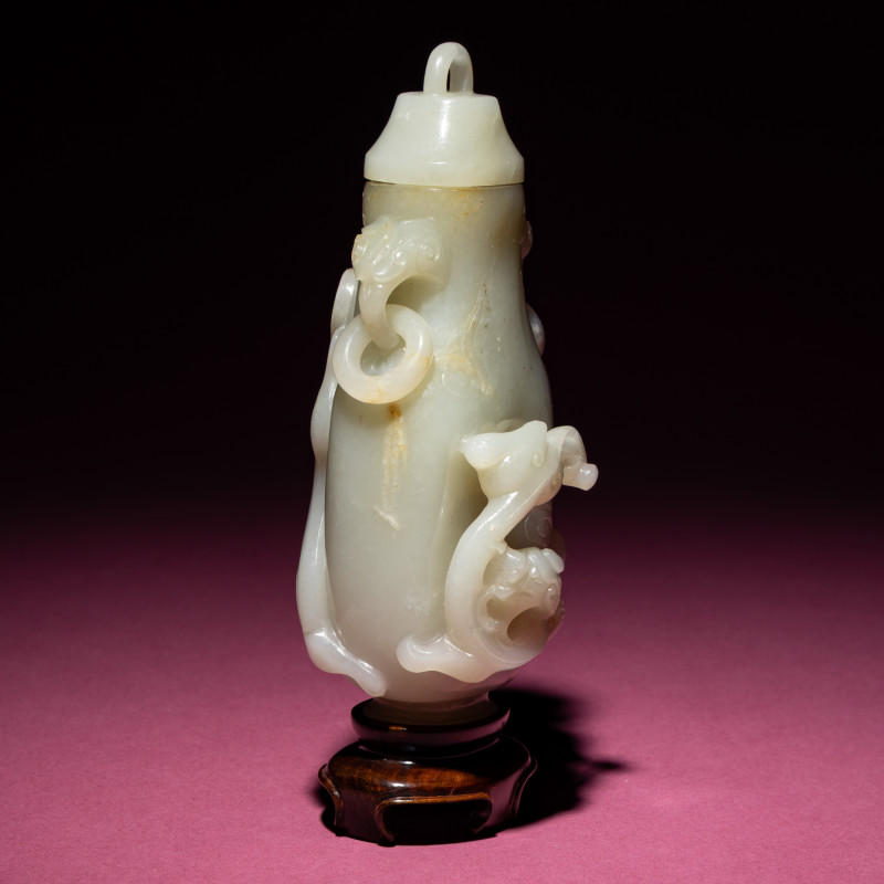清中期 青白玉螭龍紋雙耳賞瓶 | A Chinese Pale Celadon Jade 'Dragon' Covered Vase, 18th/19th Century - 图4