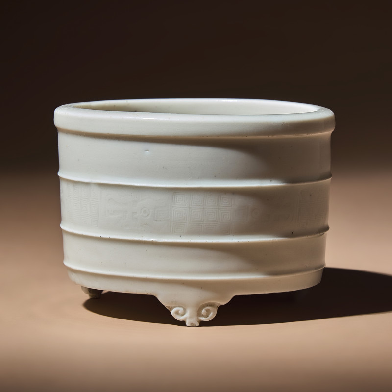 明末清初 德化白瓷竹節紋奩式爐 | A Chinese Blanc-de-Chine Porcelain 'Lian' Incense Burner, 17th-18th Century - 图1