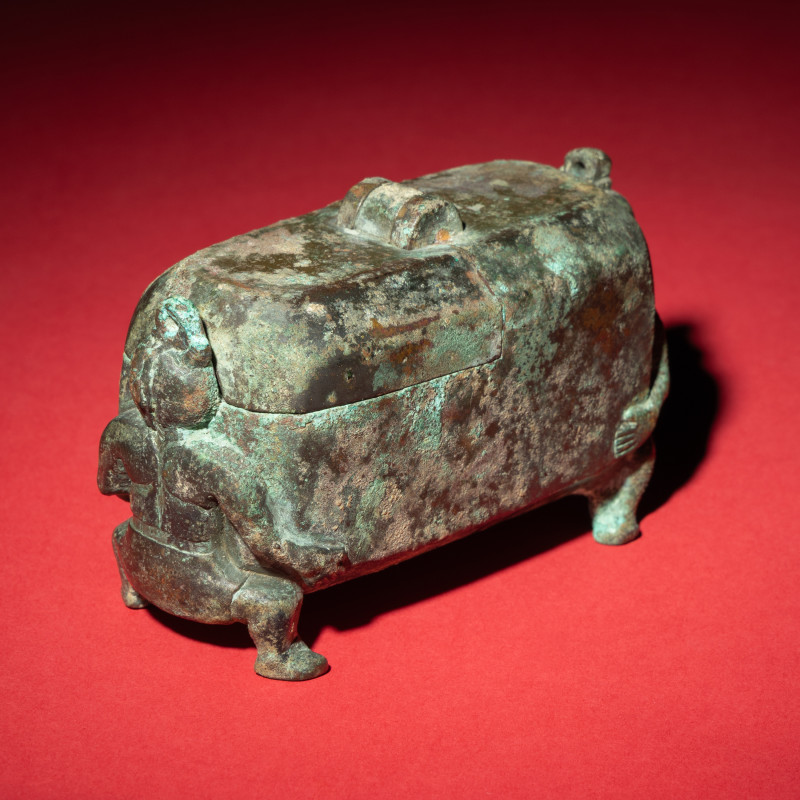 西漢 青銅神人油燈 | A Chinese Bronze 'Figural' Oil Lamp, Western Han Dynasty - 图2