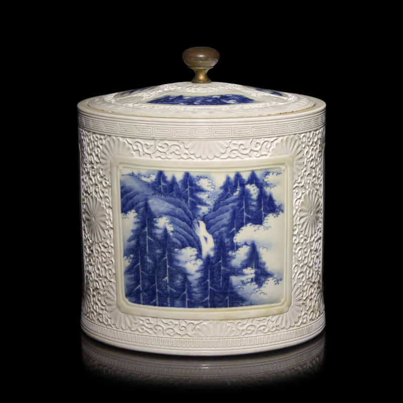 日本明治時代 平戶燒青花水指 | An Unusual Japanese Hirado Porcelain Mizusashi and Cover, Meiji Period