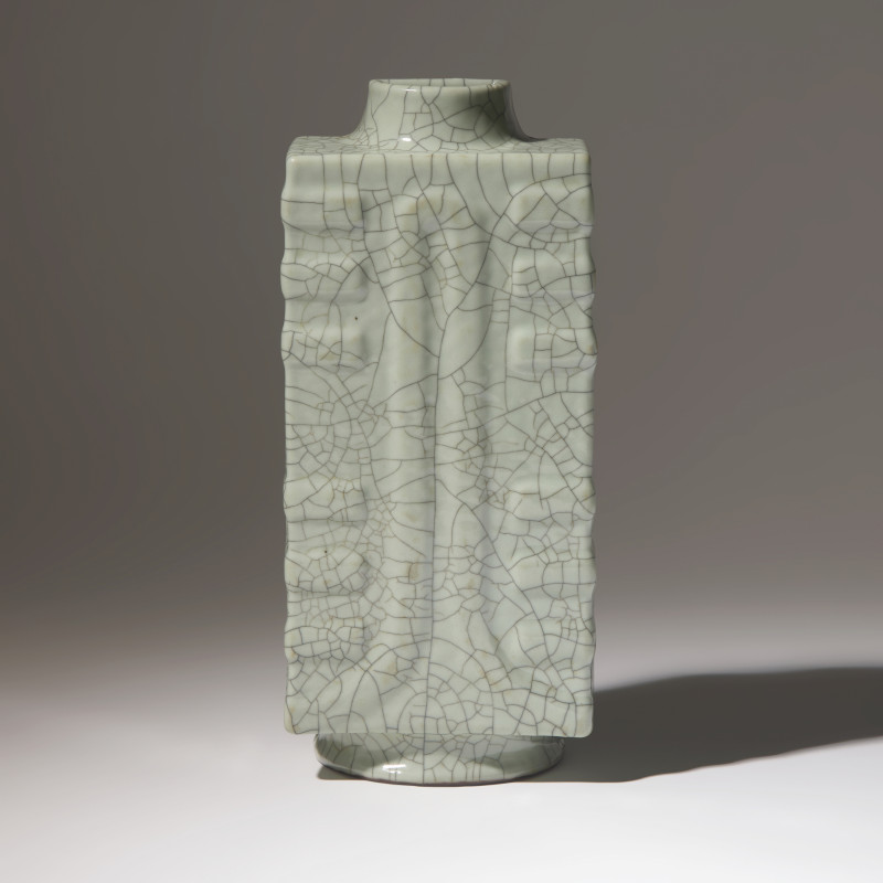清乾隆 哥釉琮式壁瓶 | A Rare Chinese Ge Type Cong-Form Wall Vase, Qianlong Mark and of the Period