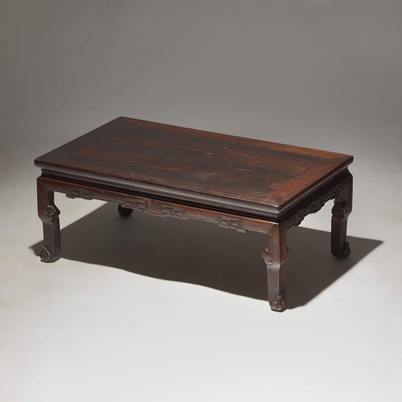 晚清/民國 紫檀拼硬木炕桌 | A Chinese Zitan and Mixed Hardwoods Kang Table, 19th/ Early 20th Century
