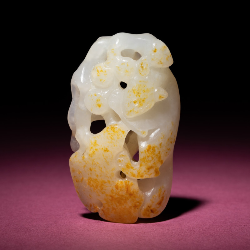 清中期 白玉留皮松鼠葡萄 | A Chinese Russet and White Jade 'Squirrel and Grape' Carving, 18th/19th Century