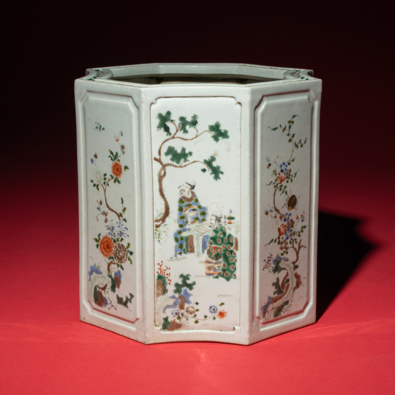 清晚期 粉彩八仙圖八方大筆筒 | A Large Famille Rose 'Figures' Octagonal Porcelain Brushpot, 19th Century - 图3