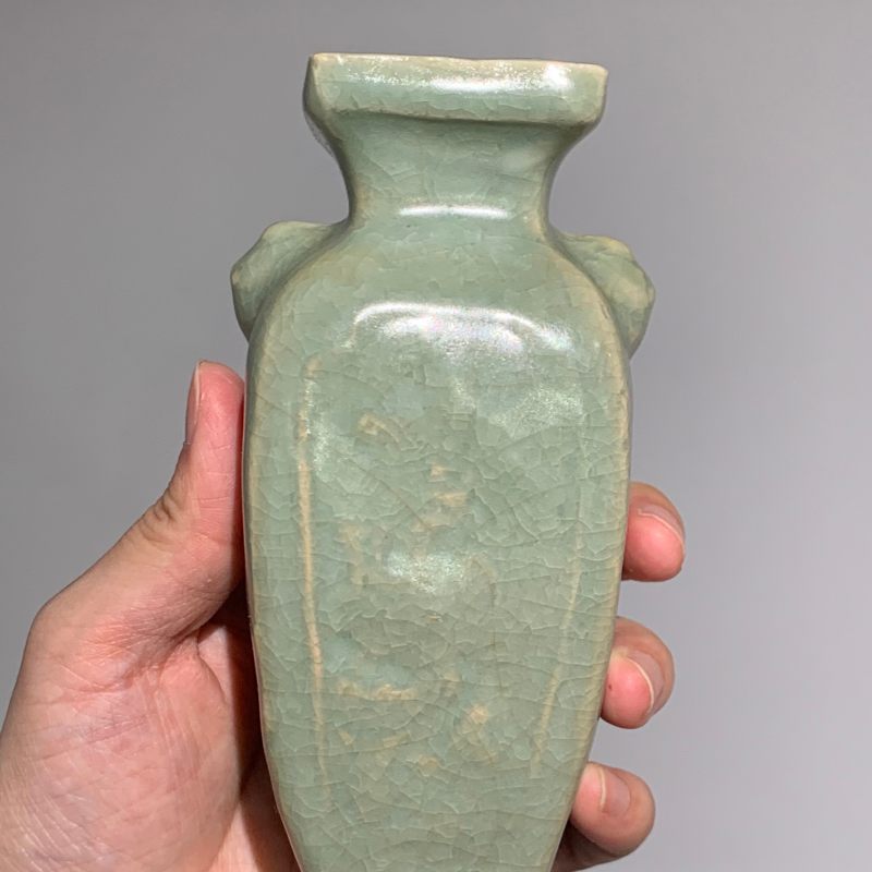 明代 龙泉窑青釉印花四方瓶 - 图7