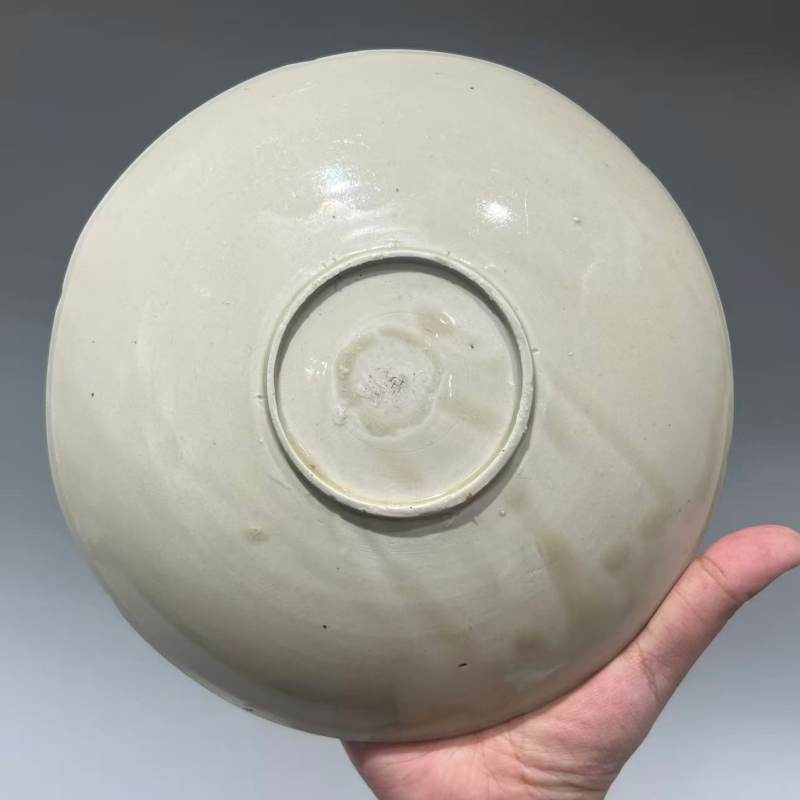 明代 白釉双鱼盘一对 - 图17