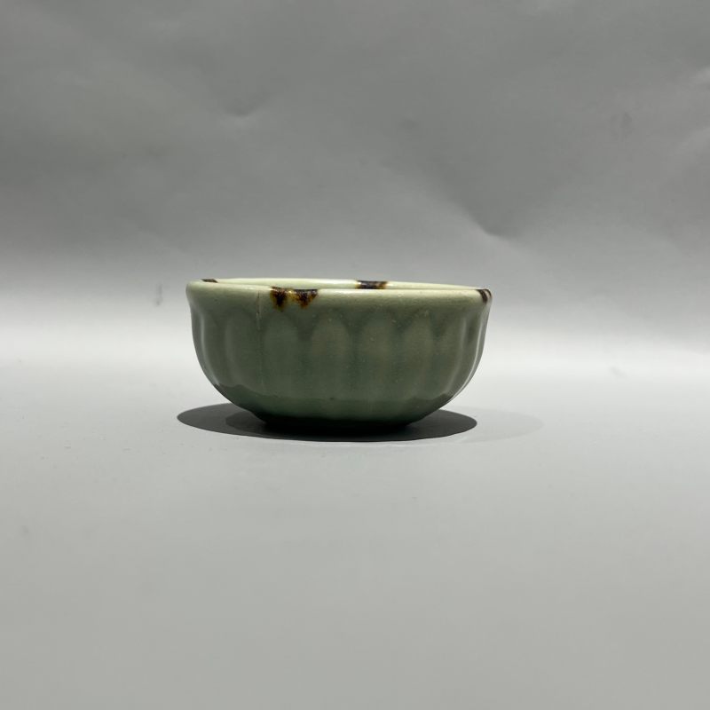 明代 龙泉窑青釉莲瓣点彩小杯 - 图3