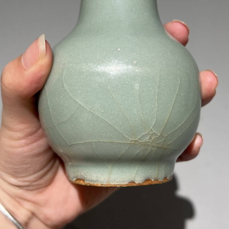 明代 龙泉窑粉青釉贯耳瓶一对 - 图14