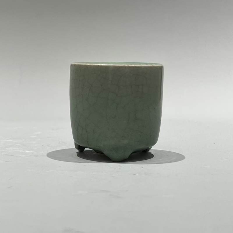 明代 龙泉粉青釉小琴炉 - 图2