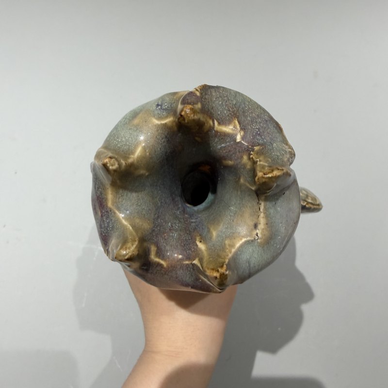 明代 钧窑紫斑花口兽面瓶 - 图3