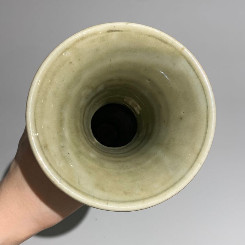 明代 龙泉窑青黄釉刻花盘口瓶 - 图8