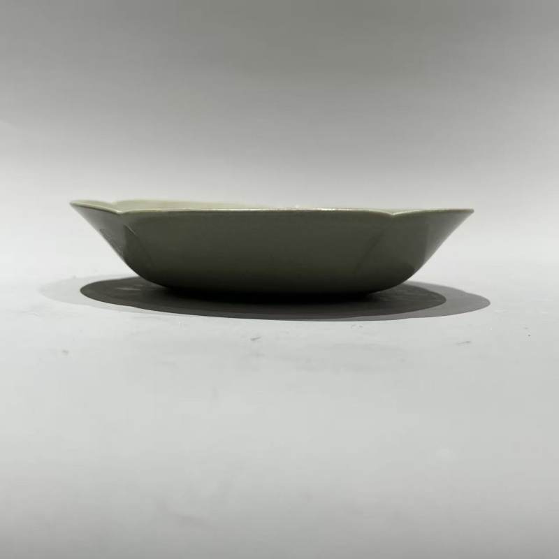 明代 青釉葵口洗 - 图4