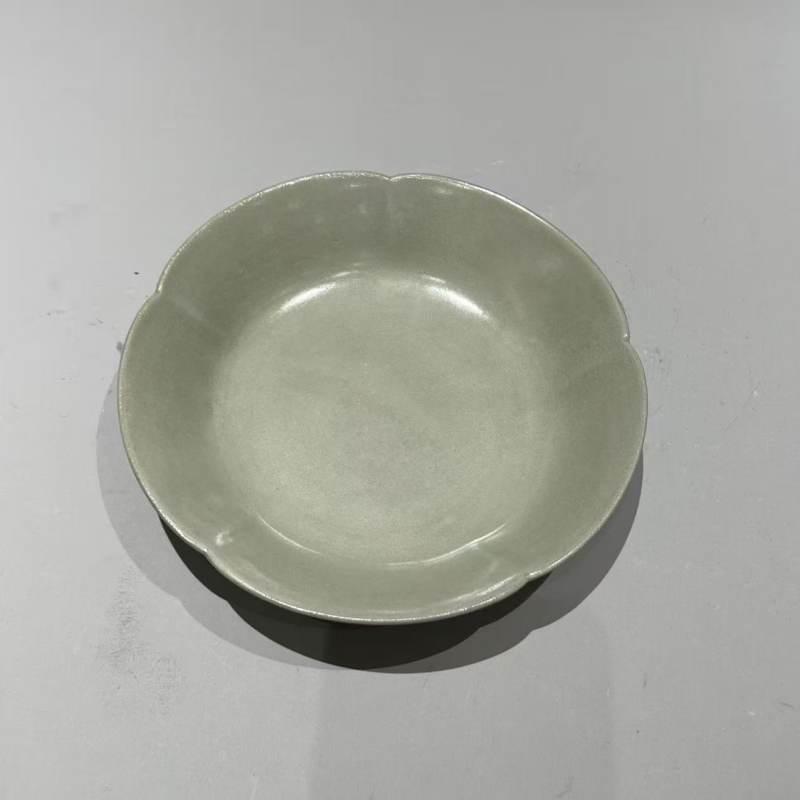 明代 青釉葵口洗 - 图5