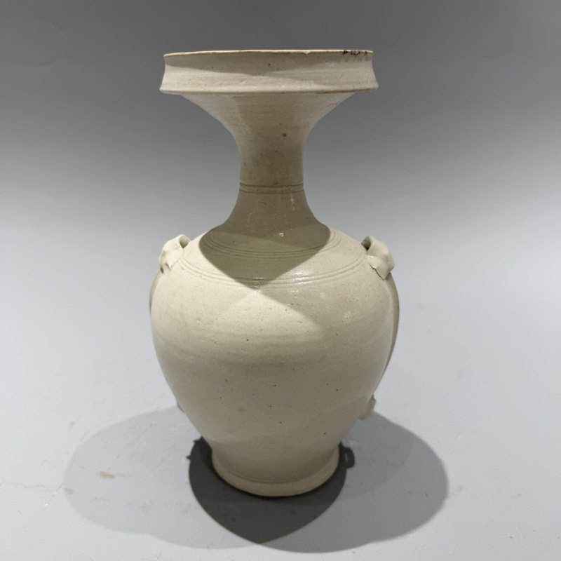 明代 白釉穿带盘口瓶 - 图2