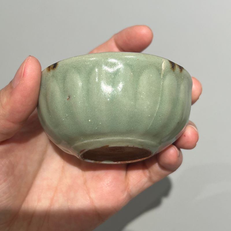 明代 龙泉窑青釉莲瓣点彩小杯 - 图8