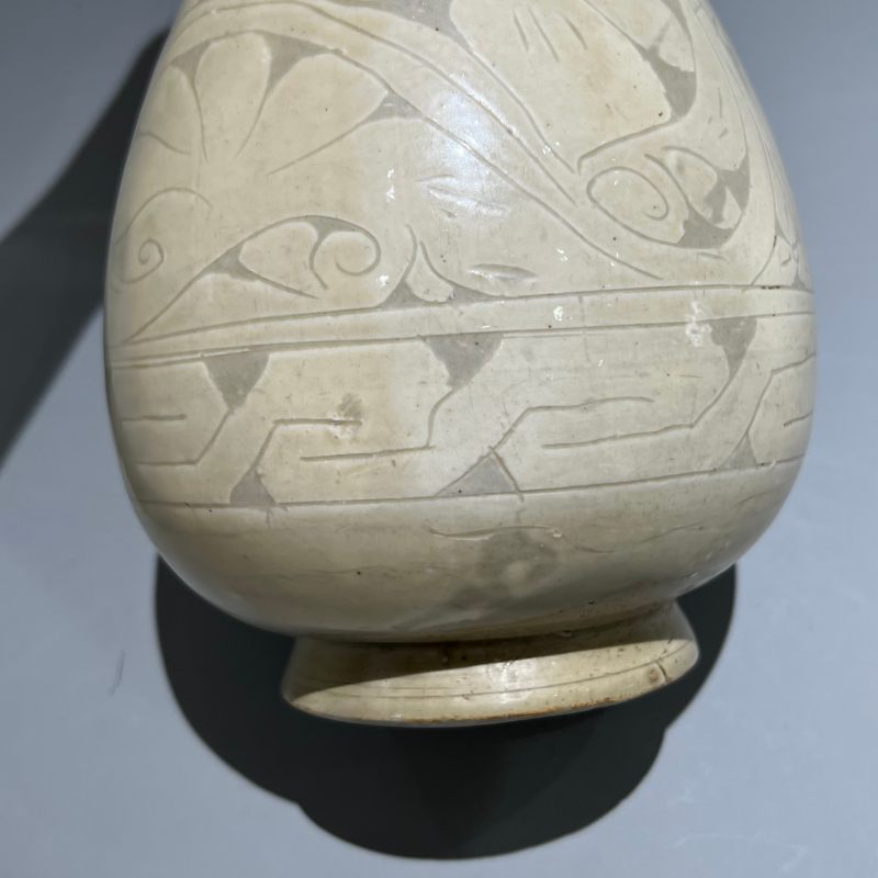 明代 白釉刻花玉壶春瓶 - 图5