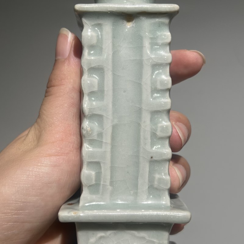 明代 青白釉琮式瓶一对 - 图5