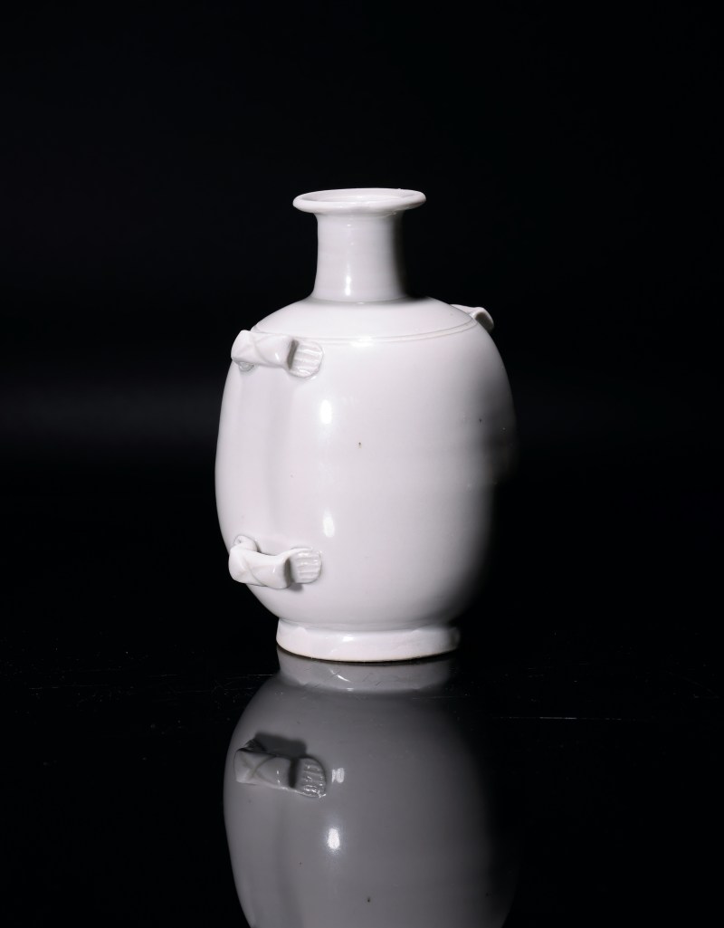 明代 白釉四系穿带瓶 - 图2