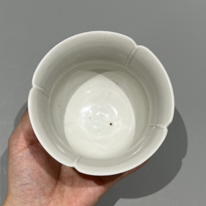 明代 白釉弦纹花口杯 - 图7