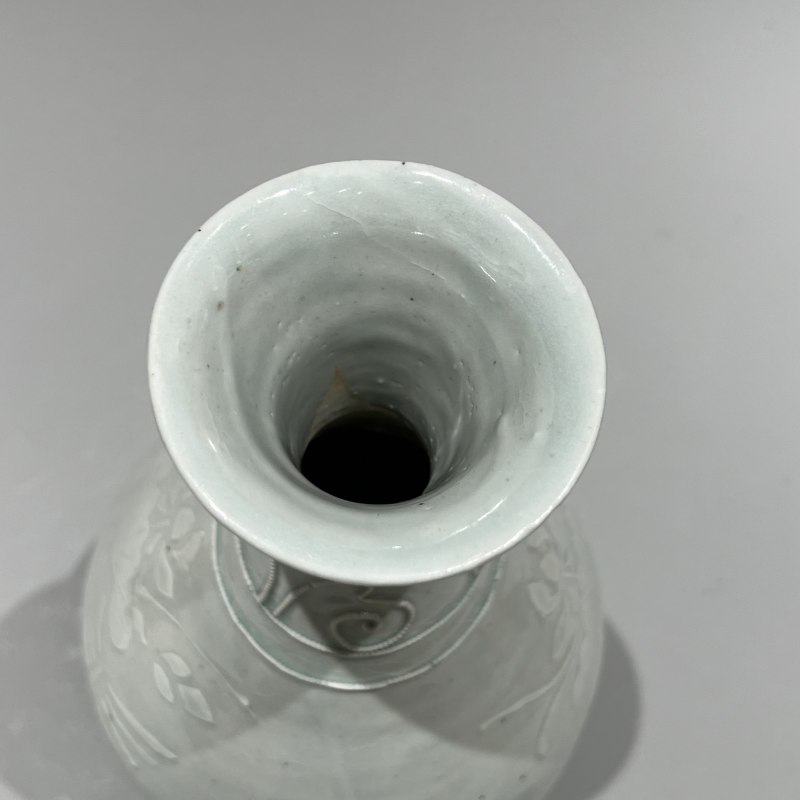 元代 枢府窑卵白釉印花玉壶春瓶 - 图11