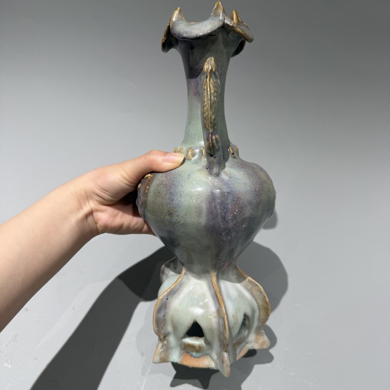 明代 钧窑紫斑花口兽面瓶 - 图7