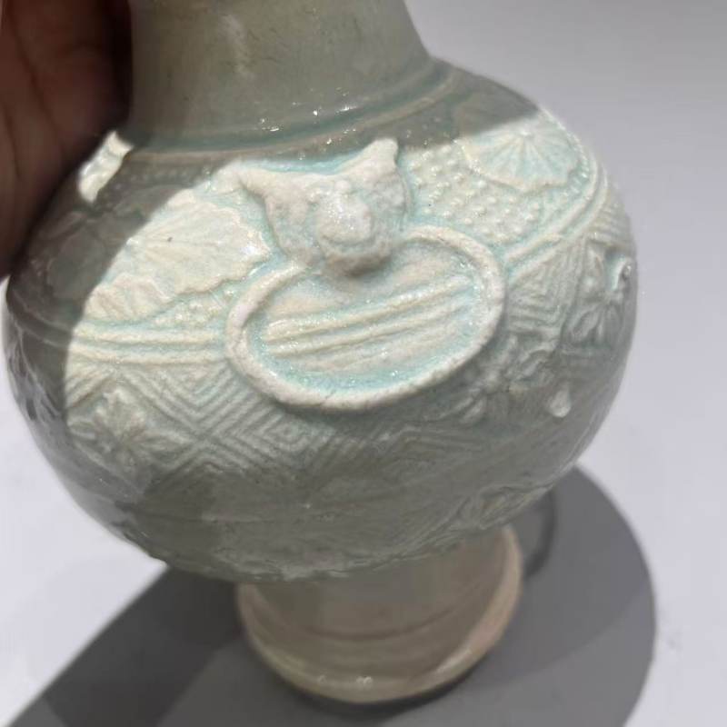 明代 青白釉辅首瓶 - 图4