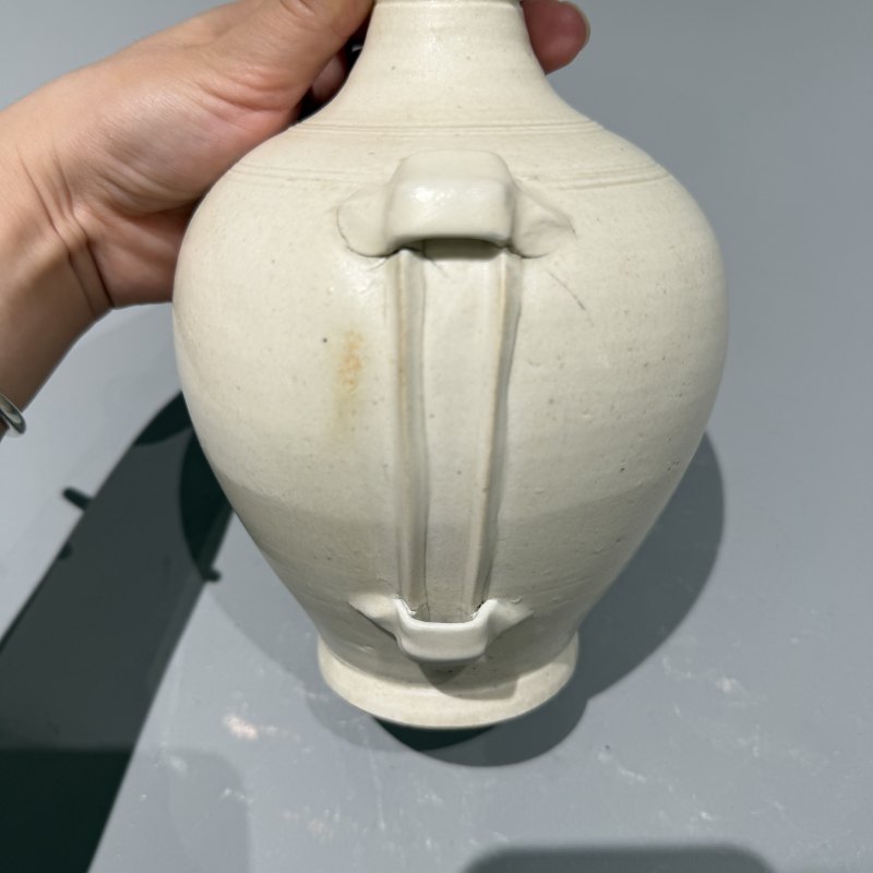 明代 白釉穿带盘口瓶 - 图6