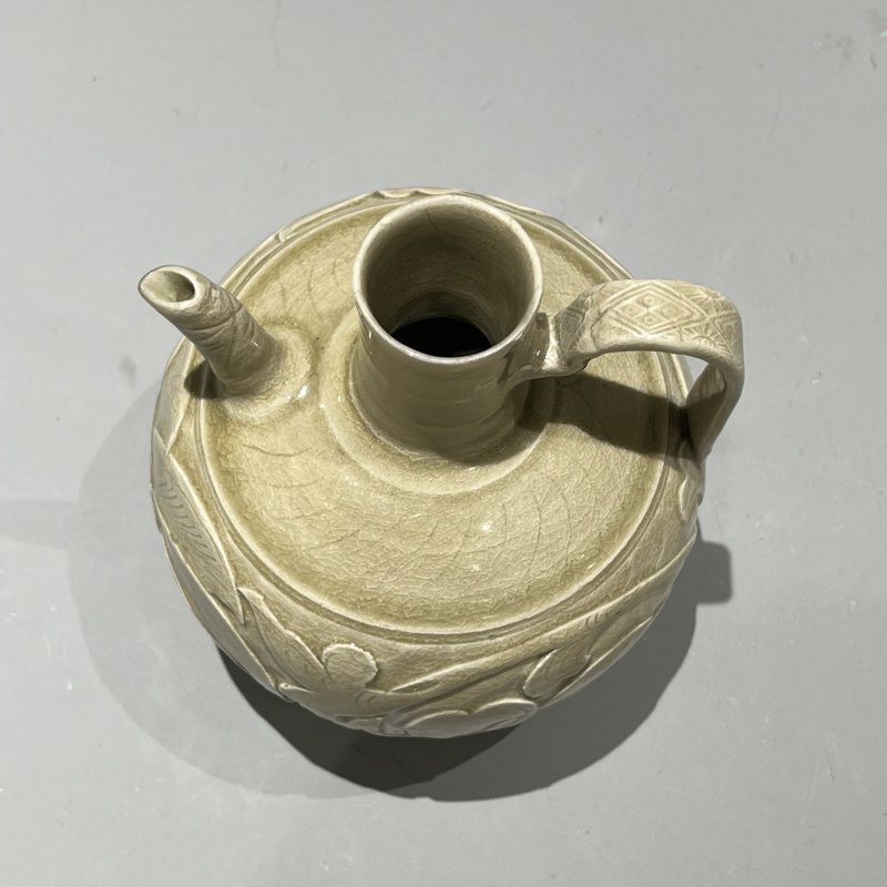 明代 青釉刻花牡丹纹执壶 - 图3
