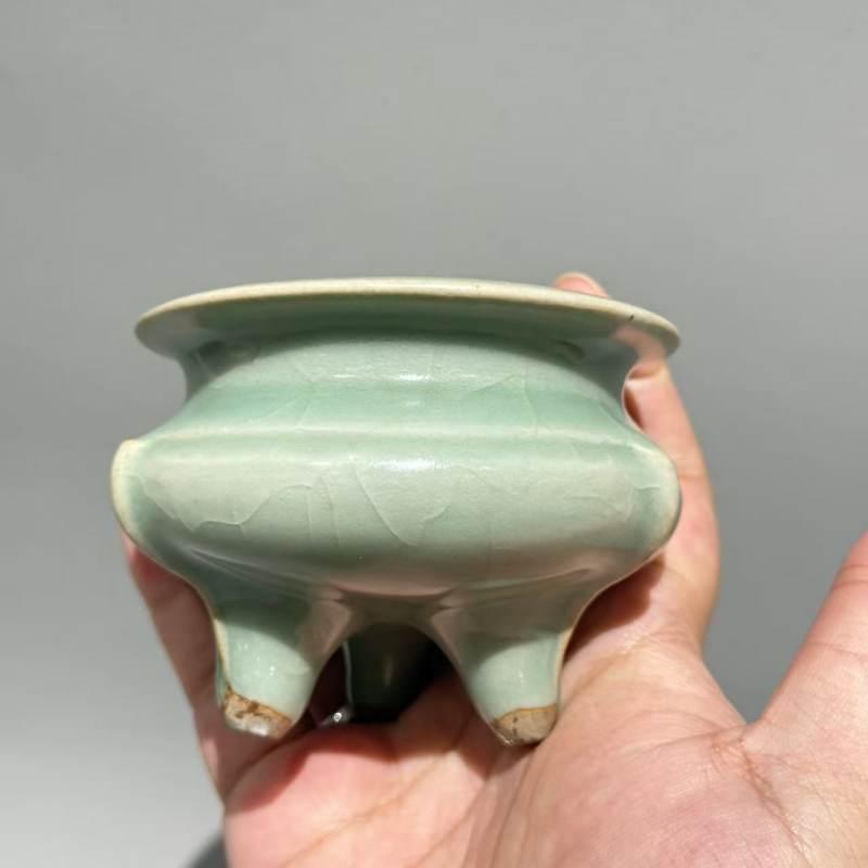 明代 龙泉窑粉青釉鬲式炉 - 图6