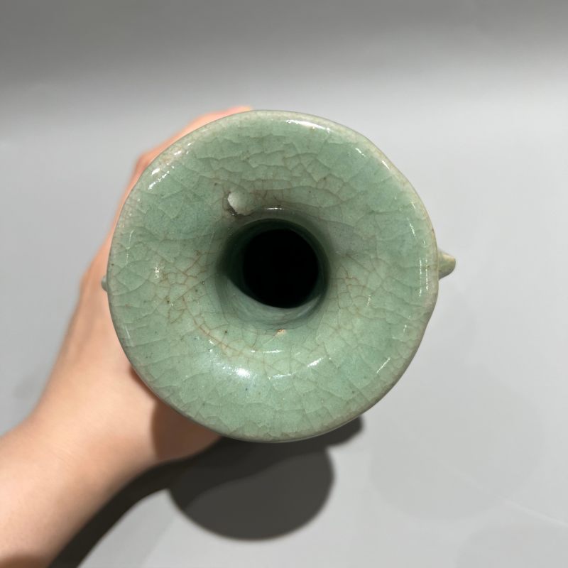 明代 龙泉窑青釉双鱼耳瓶 - 图3