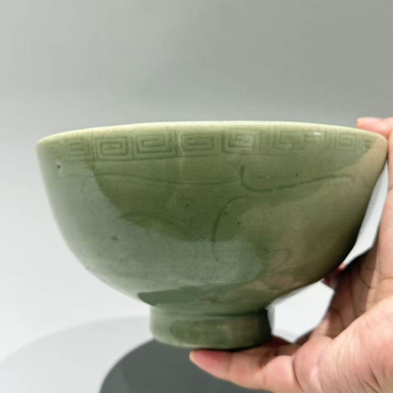 明代 龙泉窑青釉人物故事纹碗 - 图7