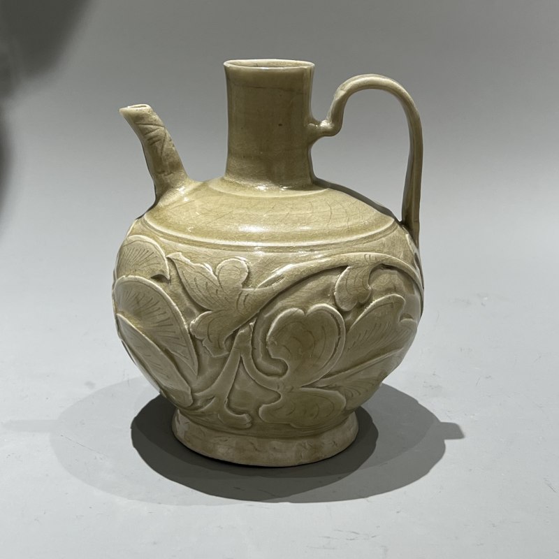 明代 青釉刻花牡丹纹执壶 - 图4