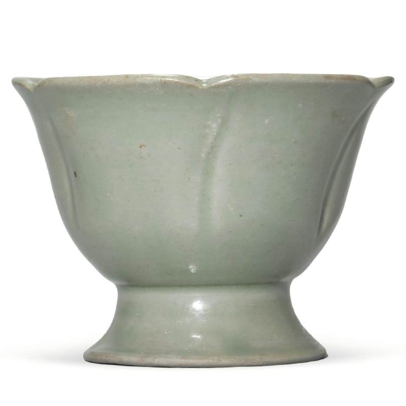 明代 青釉花口高足杯 - 图1