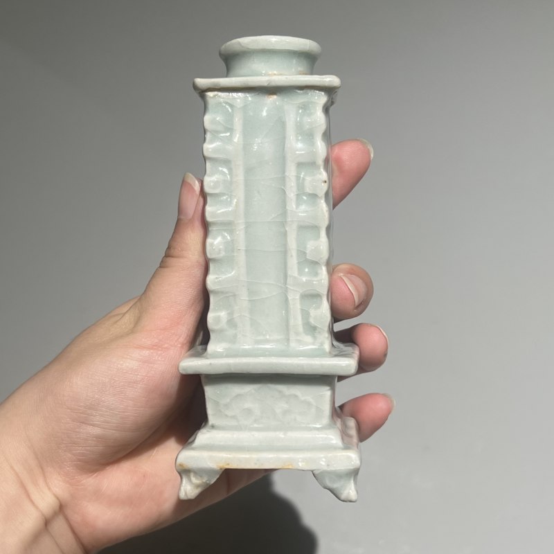 明代 青白釉琮式瓶一对 - 图10