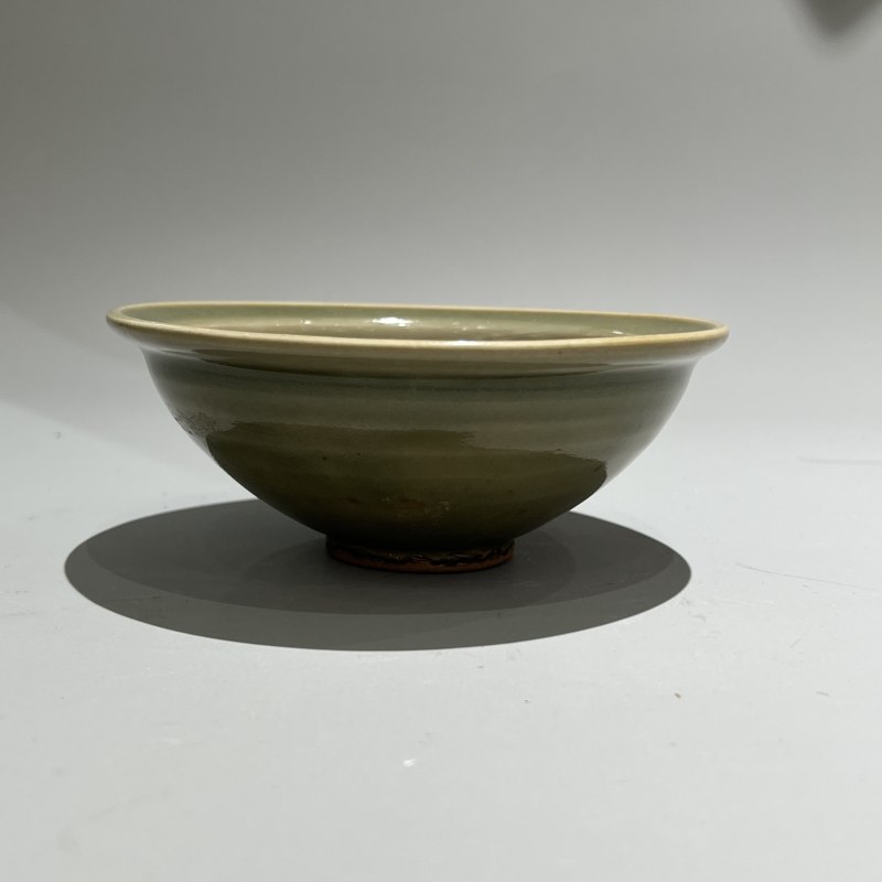 明代 青釉落花流水折沿盏 - 图3