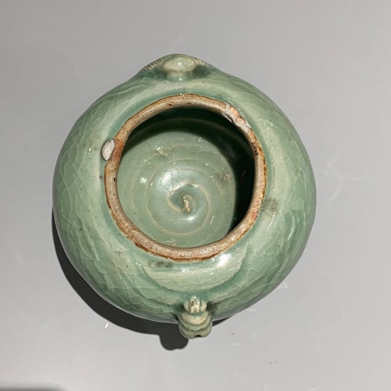 明代 龙泉窑青釉狻猊香薰 - 图8