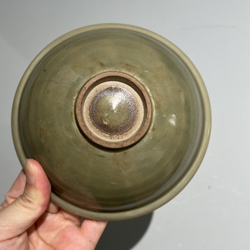 明代 青釉落花流水折沿盏 - 图5